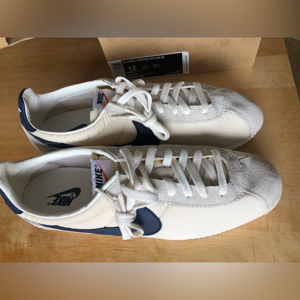New in Box - Nike Nylon Cortez - sail / midnight navy